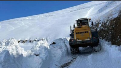 Hakkari'nin Şemdinli ilçesinde ekim ayında görülen kar yağışı hayatı olumsuz