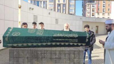 Ezel, Güz Gülleri ve Acı Hayat gibi birçok başarılı projede