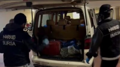 Bursa'da narkotik polisinin gerçekleştirdiği iki ayrı operasyonda 86 bin extacy