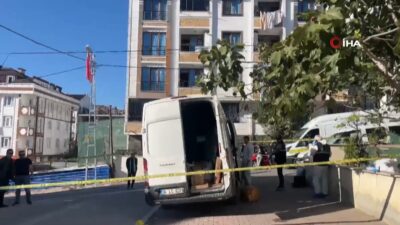 İstanbul Esenyurt'ta 19 aylık bir çocuğa minibüs çarptı. Çarpmanın etkisiyle