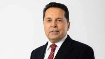 Esenyurt Belediye Başkanı Ahmet Özer sabah saatlerinde evinde gözaltına alındı.