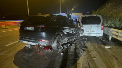 Afyonkarahisar'da 9 aracın karıştığı zincirleme trafik kazasında 18 kişi yaralandı.
