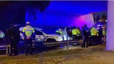 Bakırköy E5 güney yanyol Ekrem Kurt Bulvarı katılımda zabıta aracı