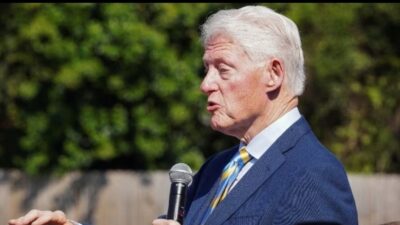 Bill Clinton, Kamala Harris’in Michigan’daki mitinginde konuştu. İsrail’e destek veren
