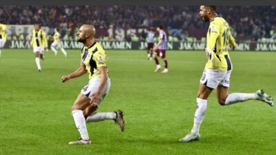 Fenerbahçe, lider Galatasaray'ın bay geçtiği hafta Trabzonspor'u deplasmanda 3-2 mağlup