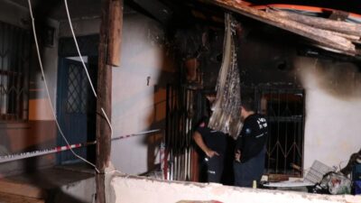 Antalya'da Menekşe Arslan (27), misafirlik için gittiği evde çıkan yangında