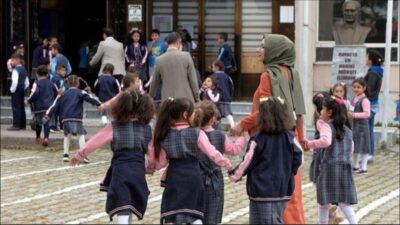 Kasım ara tatilini iple çeken öğrenciler, hafta sonu ile birleşmesiyle