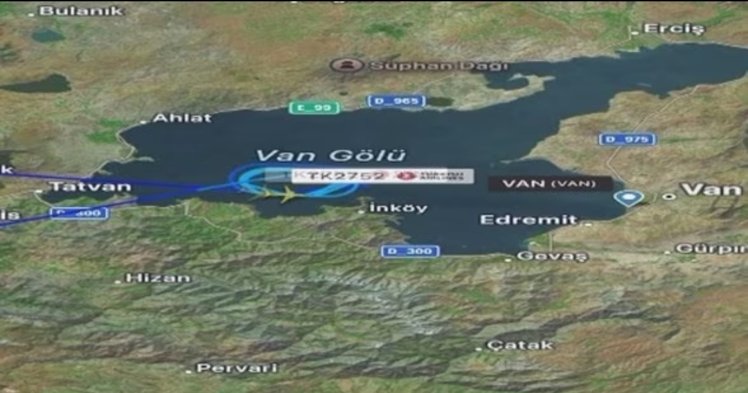 Van seferi yapan SunExperss ve Türk Hava Yolları'na (THY) ait