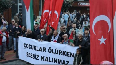 Trabzon'da, Özgür Aksa Platformunca Filistin'e destek yürüyüşü düzenlendi.