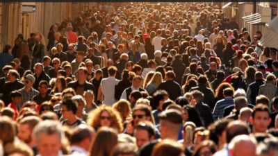 TÜİK'in yayınladığı istatistiklere göre 10 ilçe, 50 ilin nüfusunu geride