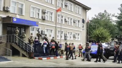 Diyarbakır'da terör örgütü PKK/KCK-PYD/YPG'ye yönelik düzenlenen operasyonda 6 şüpheli yakalandı.