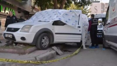 Adana'da Ebru Ayşe Beyaz (27), bir süre önce kendisini terk