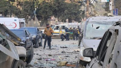 Esad rejimi ve Rusya'ya ait savaş uçakları, İdlib'e düzenlediği hava