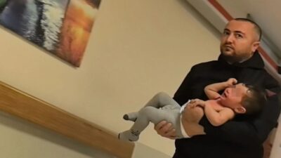 Bursa'da üzerine çaydanlıktaki kaynar su dökülen 1.5 yaşındaki bebek yaralandı.