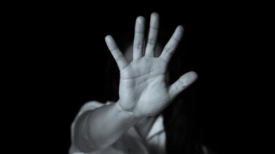 Ankara’da bir okulda sınıftaki tüm erkekler kız öğrenciyi tuvalete götürüp