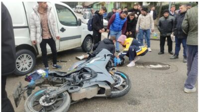 Bursa'nın Orhangazi ilçesinde kavşakta hafif ticari araca yandan çarpan bir