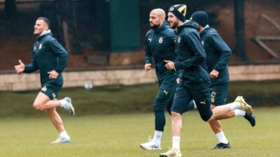 Fenerbahçe, Süper Lig'in 15. haftasında Beşiktaş ile deplasmanda oynayacağı derbi