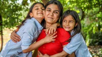 Eşi tarafından kelepçe takılarak dövülen Melek İpek, eşinin 2 çocuğunu