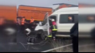 Van-Erciş kara yolunun iki ayrı noktasında meydana zincirleme trafik kazalarında