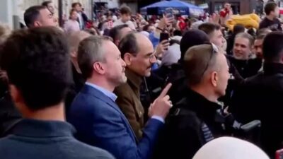 Dün MİT Başkanı İbrahim Kalın'ın namaz kıldığı Emevi Camii'nde Esedsiz