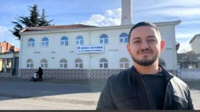 Eskişehir'de bir grup genç cami duvarına, "Bence affeder, gel konuş