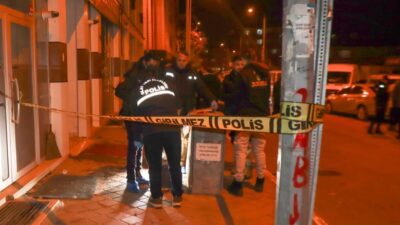 AK Parti İl Başkanlığı binasına molotofkokteyliyle saldırı düzenlendi. Saldırıda yaralanma