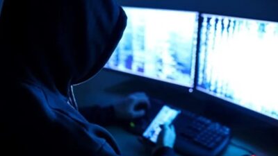 Hızlı Geçiş Sistemi (HGS) kullanıcılarına küfürlü bildirimler göndererek şantaj yapan