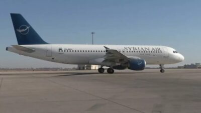 Suriye'de muhaliflerin Şam'a ilerleyişiyle kapatılan Şam Uluslararası Havalimanı bugün açıldı.