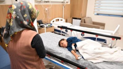 Adıyaman'ın Besni ilçesinde sahipsiz köpeğin saldırısında yaralanan 7 yaşındaki Ahmet