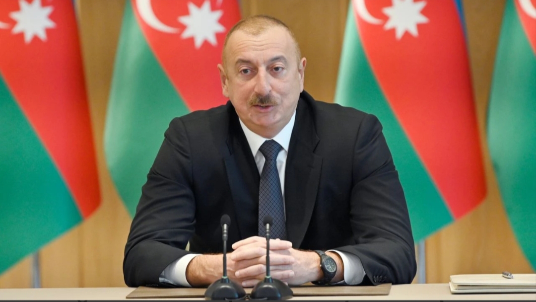Azerbaycan Cumhurbaşkanı Aliyev, Kazakistan'da düşen yolcu uçağının, Rus hava sahasındayken