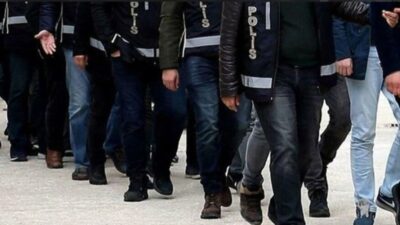 Terör örgütü FETÖ'ye üç soruşturma kapsamında 7 ilde operasyon yapıldı.