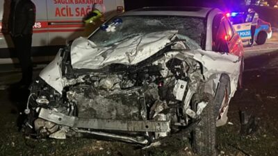 Uşak'ta otomobil ile işçi servisi çarpıştı. Meydana gelen kazada, 1