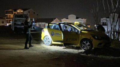 Kocaeli'de yol kenarında boğazı kesilmiş halde bulunan ticari taksi sürücüsü