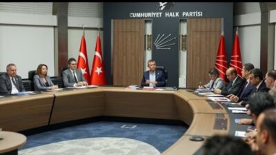 CHP lideri Özgür Özel başkanlığında toplanan Merkez Yönetim Kurulu toplantısında,