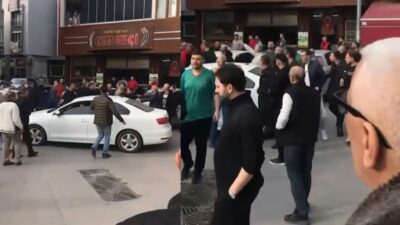 Bursa’da iftar saati yolu paylaşamayan iki sürücü birbirine girdi. Sürücülerin
