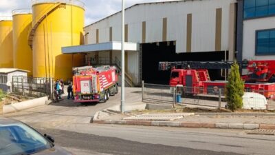 İzmir’in Aliağa ilçesinde bir fabrikada patlama meydana geldi. Patlamada bir