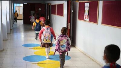 İstanbul'da meydana gelen 6.2'lik depremin ardından şehirde eğitim öğretime 2