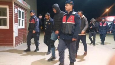 İnegöl'de jandarma komutanlığı ekipleri bağ evinde uyuşturucu partisi yapan 8