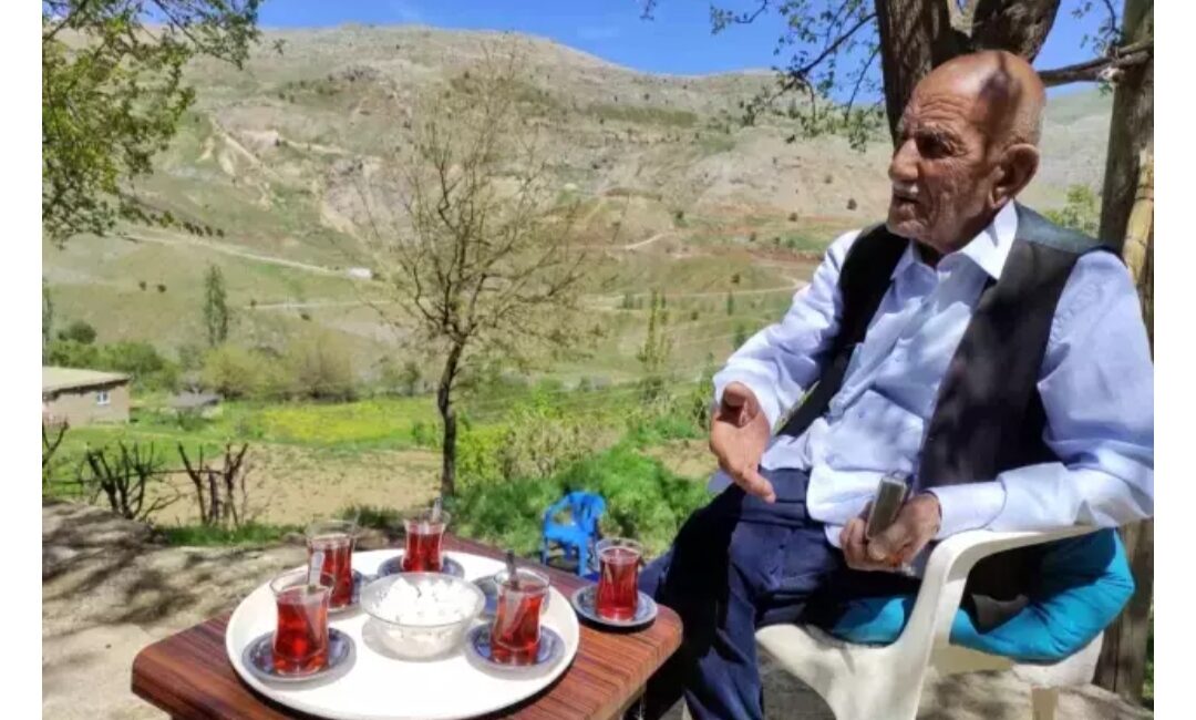 Batman'da ikamet eden 136 yaşındaki Mehmet Reşit Ak tarihin yaşayan