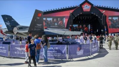 Daha önce liselerde başörtüsünün serbest bırakılmasına karşı 'hayatı durdurma' çağrısı