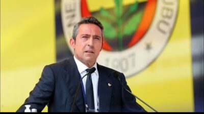 Süper Lig'de şampiyonluk şansını mucizelere bırakan Fenerbahçe'de taraftar yönetimi istifaya