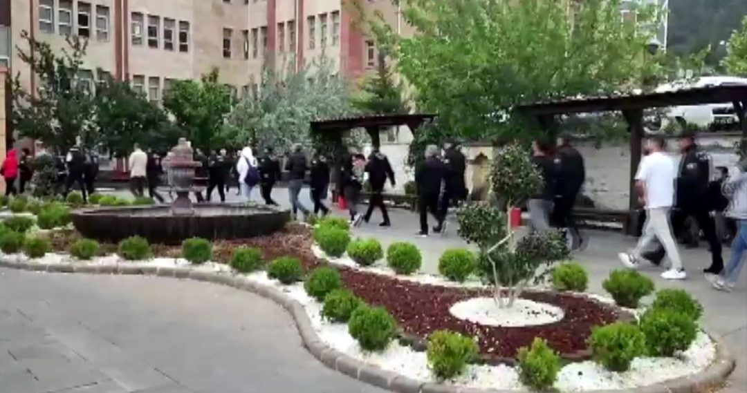 Kahramanmaraş merkezli dört ilde, kripto para borsalarının kopyalarını oluşturarak vatandaşları