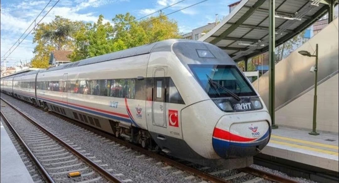 Ulaşımda zamandan tasarruf ettiren yüksek hızlı tren projesi Mersin ve