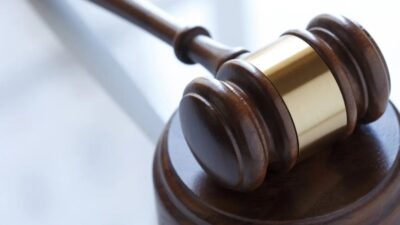 Ankara'da mahkeme, babasından miras kalan evde oturan Serkan C.'nin, kardeşi