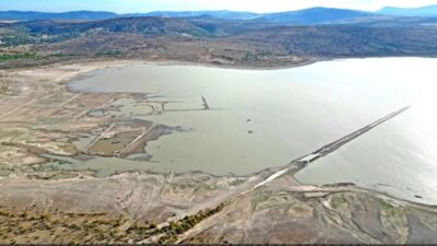 İzmir'in turistik ilçelerinden Çeşme'ye su sağlayan Kutlu Aktaş Barajı'nda doluluk