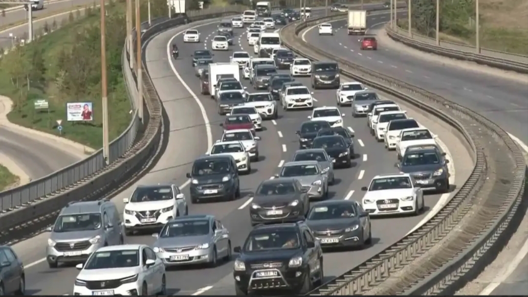 Anadolu Otoyolu'nun Bolu, Düzce ve Sakarya kesiminde, Kurban Bayramı tatili
