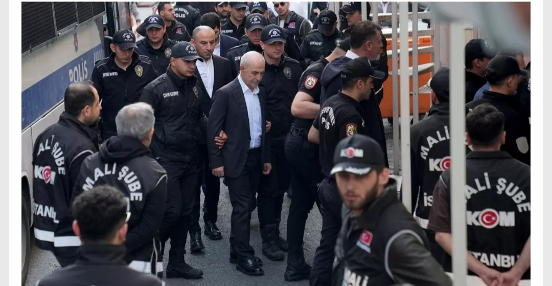 CHP’li belediyelere yönelik soruşturmada tutuklanan 5 belediye başkanı görevden uzaklaştırıldı