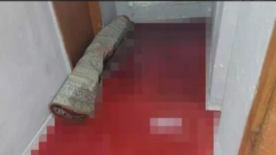 Gaziosmanpaşa'da, Kurban Bayramı'nın ilk gününde kanalizasyondan gelen kurban kanı 2