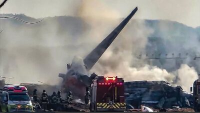 Hindistan'da Ahmedabad kentinde Air India'ya ait 242 kişilik yolcu uçağı