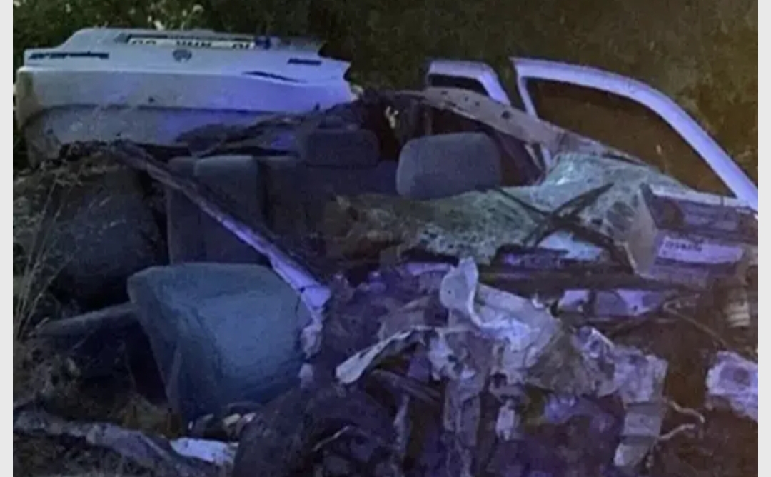 Balıkesir'in Susurluk ilçesinde emniyet şeridine çekilen tıra otomobilin çarpması sonucu